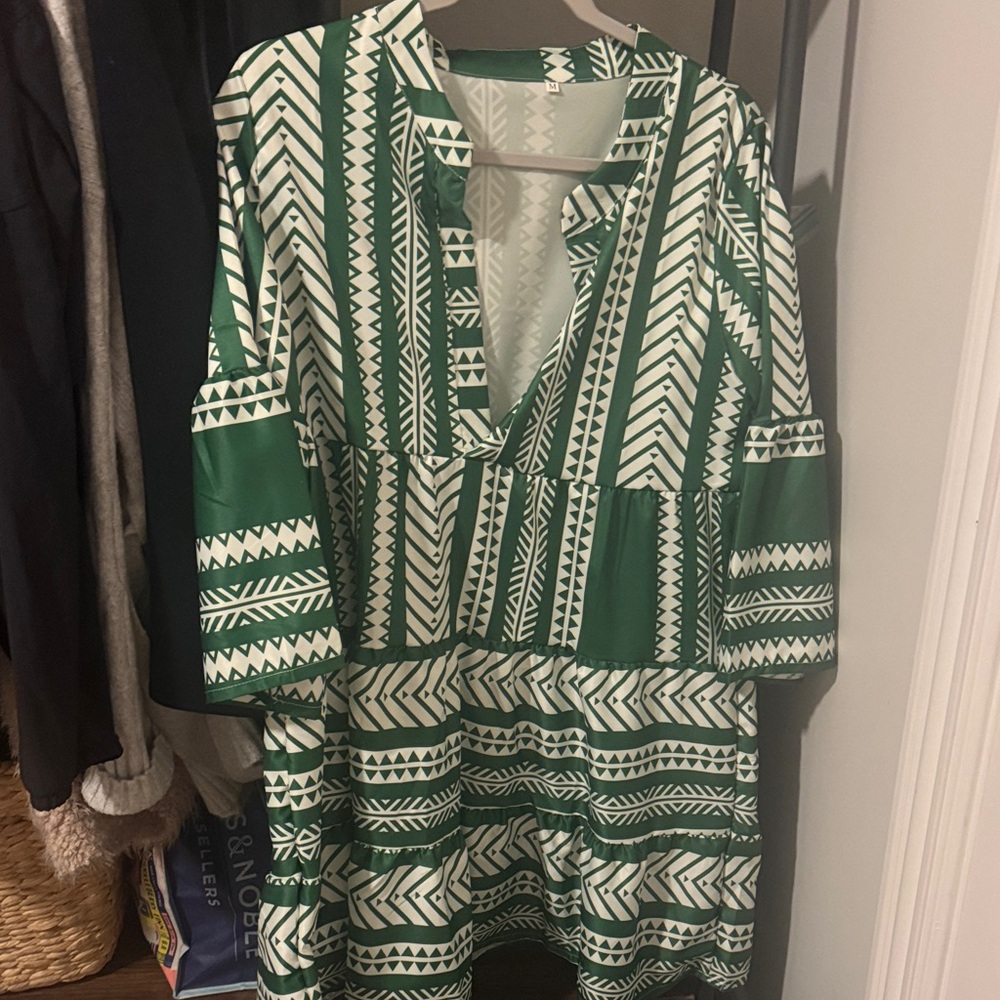 Source Unknown Green and White Midi Dress